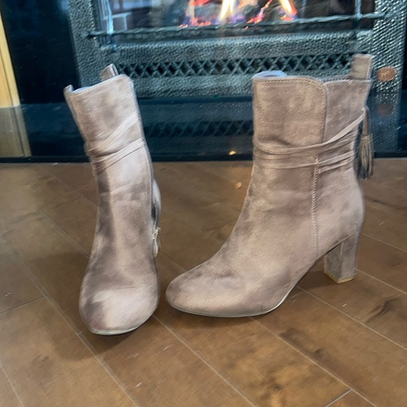 Kohl's Shoes - Brown boots Size 7 1/2 from Kohls.